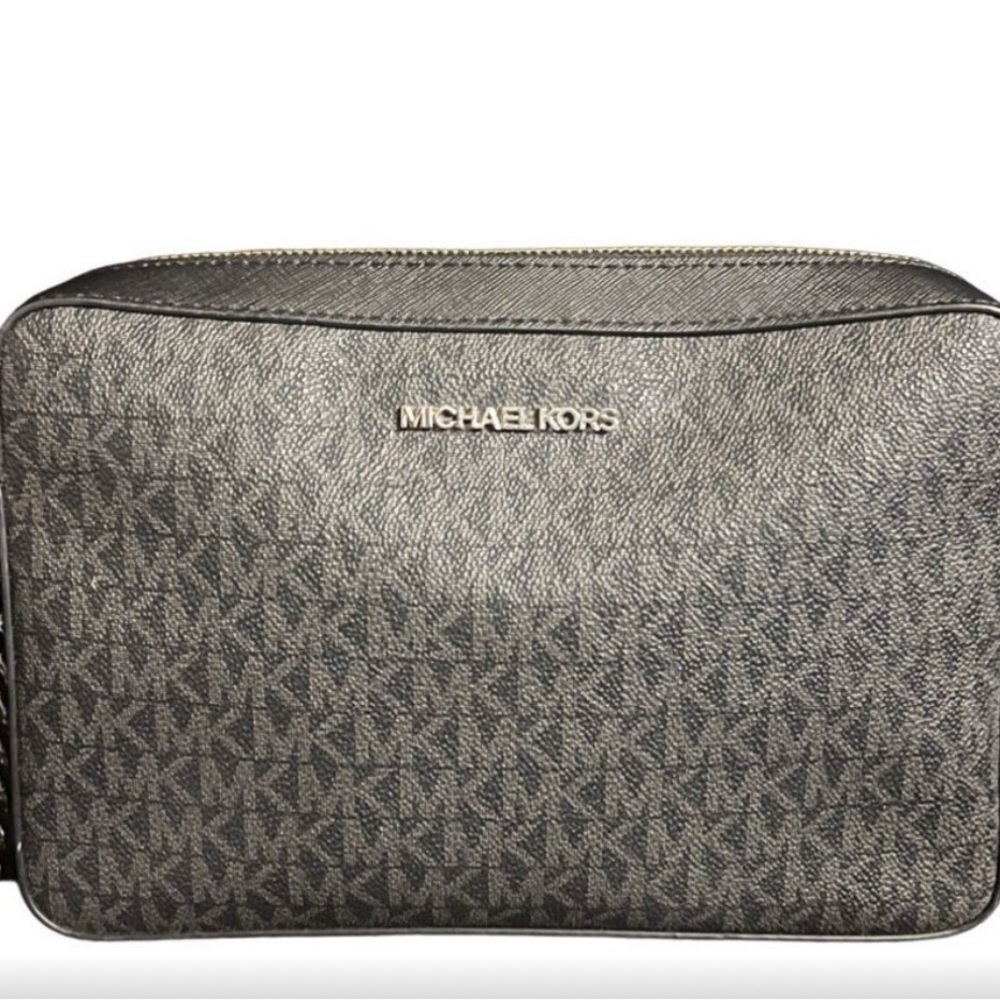 Michael Kors good condition cute crossbody purse
